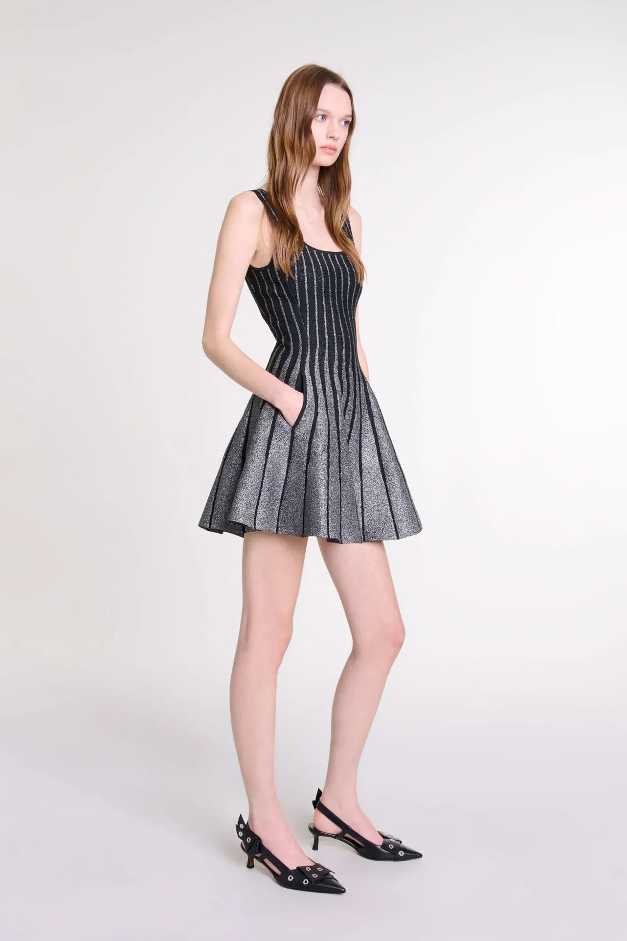 Isalyn – Glitzerndes Minikleid mit ausgestelltem Rock